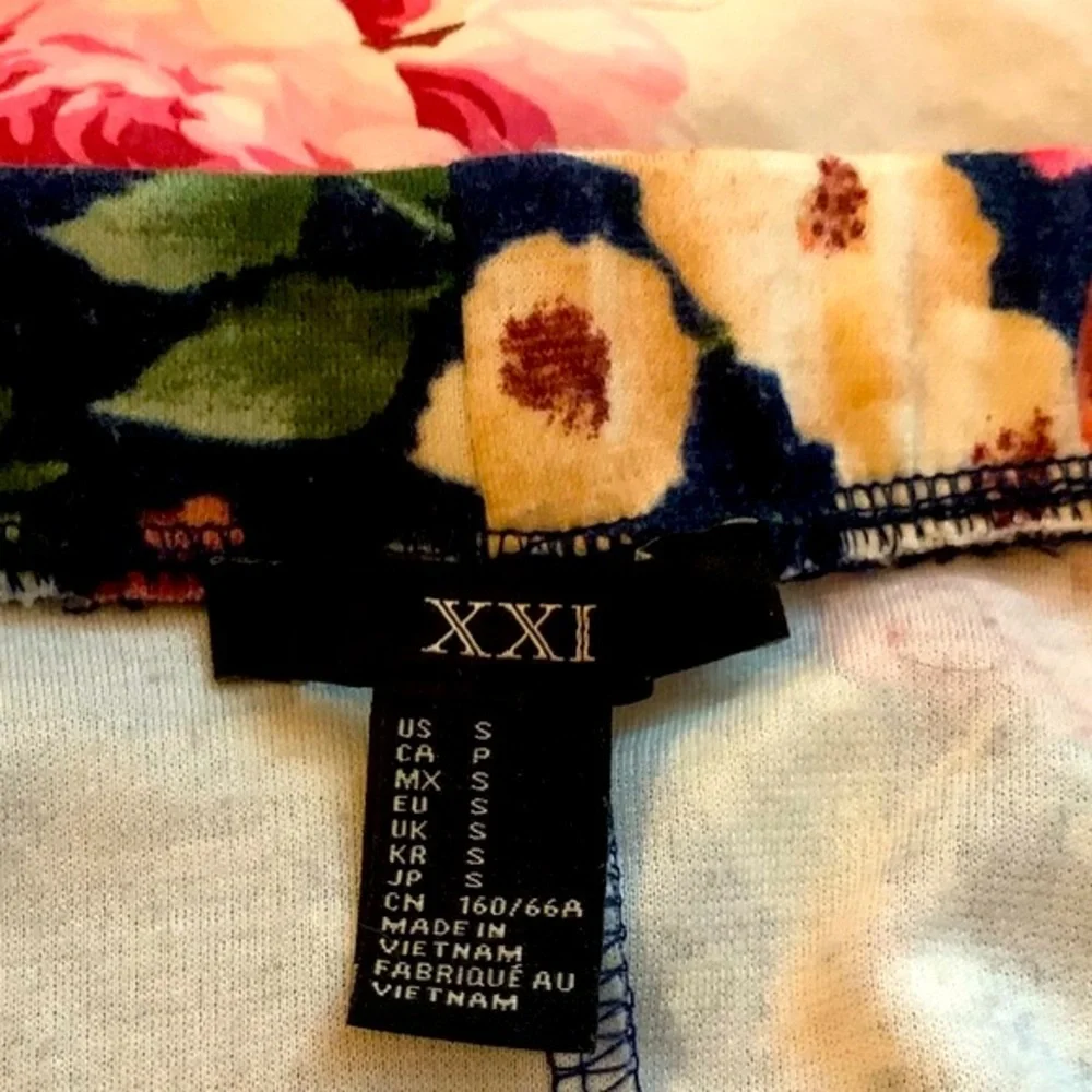 Navy Floral Skirt - Picture 4 of 6